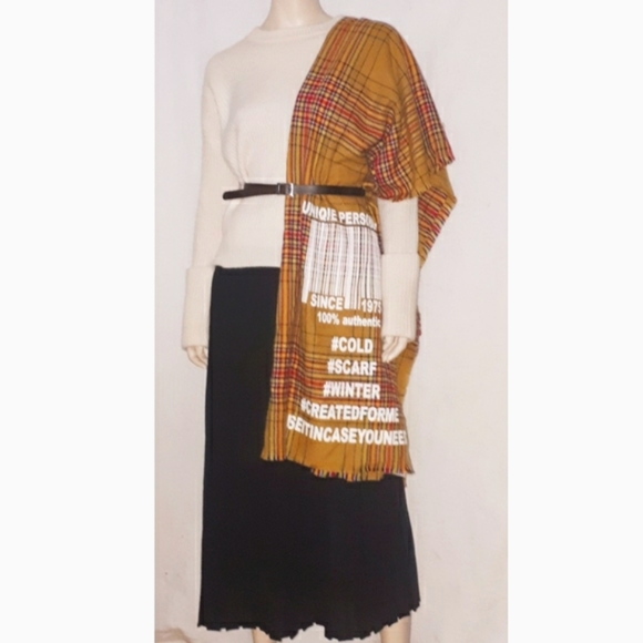 Zara | Plaid Print Blanket Scarf with Details - Picture 3 of 9